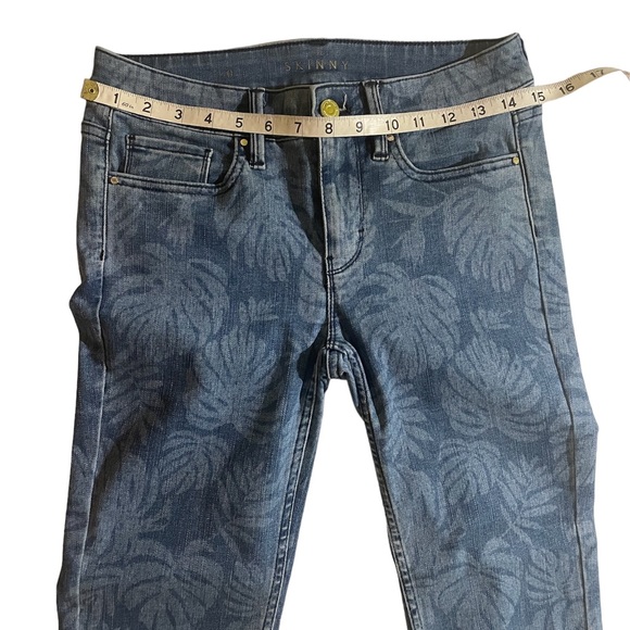 Price Drop‼️⬇️ White House Black Market NWOT Sz. 0 Skinny Jeans Med blue. NWOT - Picture 10 of 10